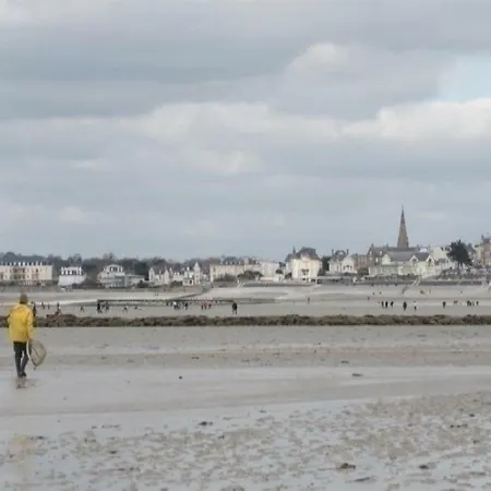 A Pair Sur Mer, Dans En Front De Mer, * Saint-Pair-sur-Mer